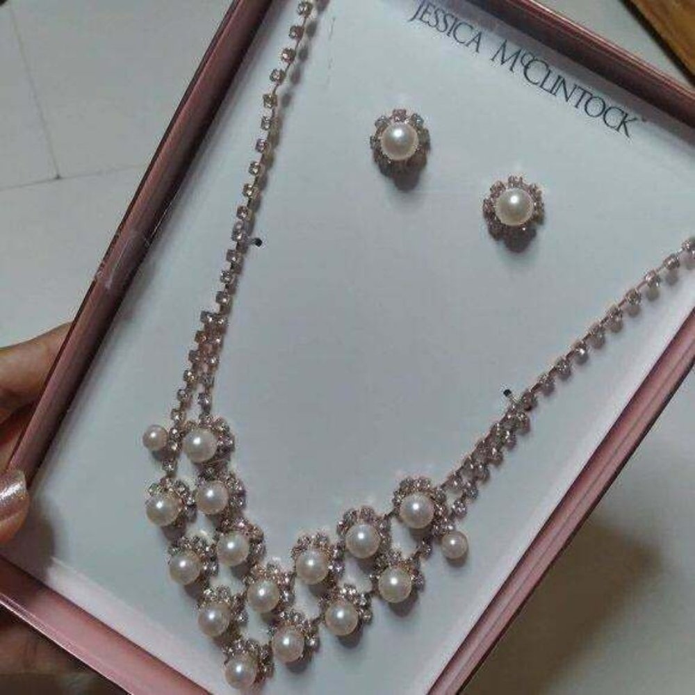 Jessica McClintock Earrings Necklace Jewelry Set Pearls Rhinestone Women Joyeria
